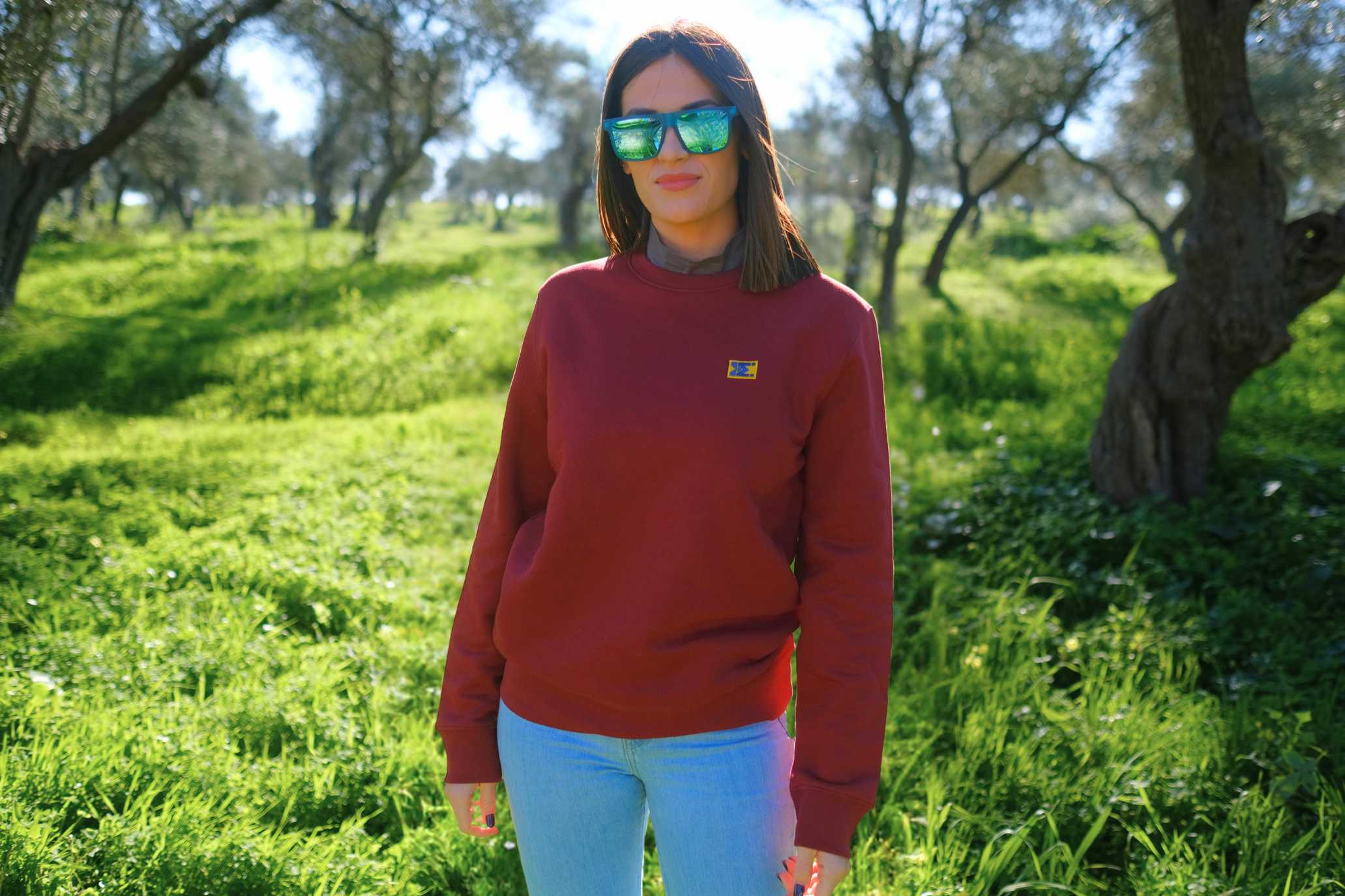 Timeless Sweater Burgundy moramora modelo