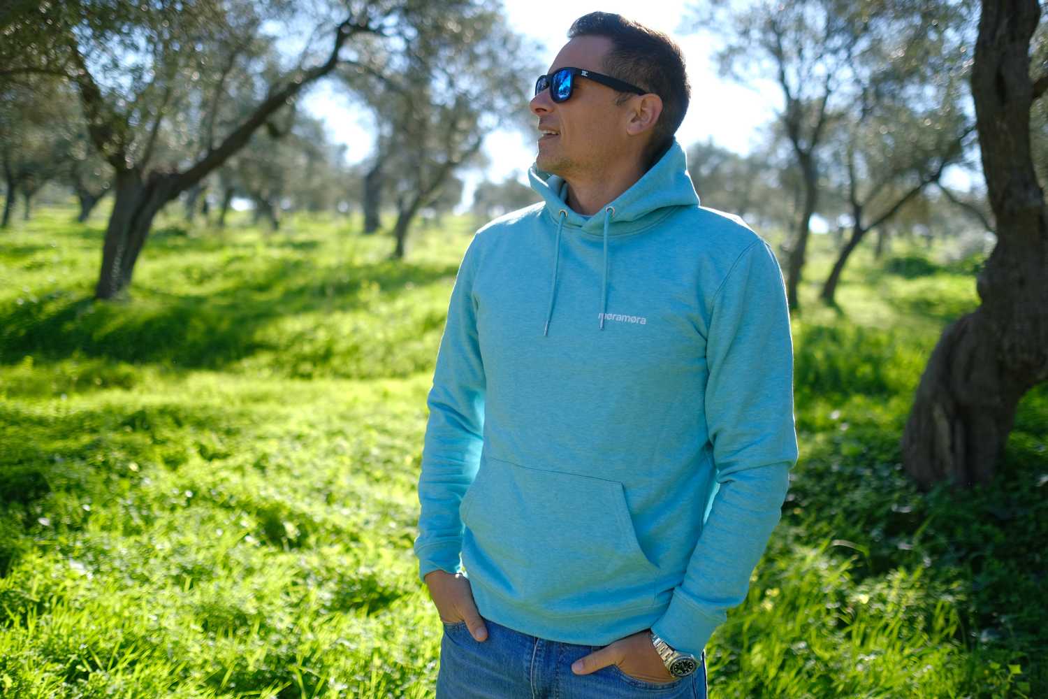 Classic Hoodie Fern Green moramora modelo