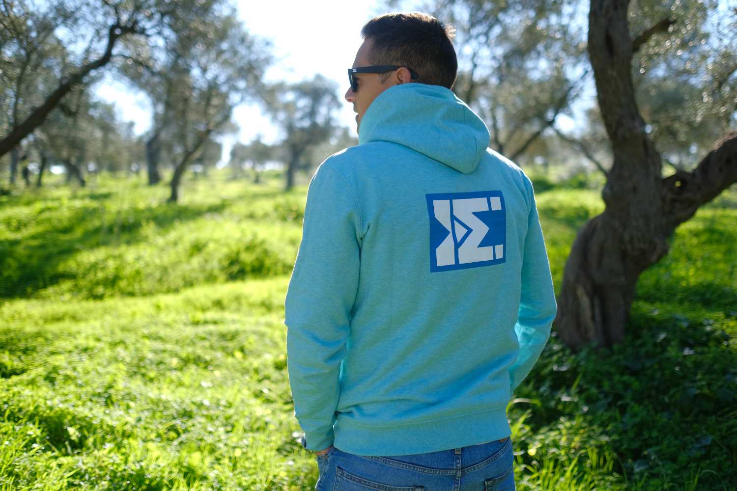 Classic Hoodie Fern Green moramora modelo