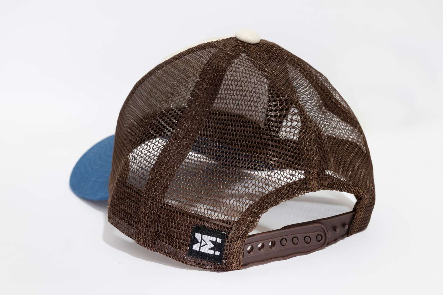 gorra live white mountain